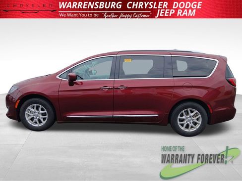 Used 2020 Chrysler Pacifica Touring-L FWD image 7