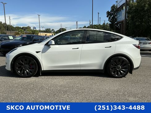 Used 2022 Tesla Model Y Performance AWD/4WD image 2