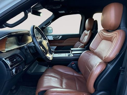 Used 2020 Lincoln Navigator Reserve image 9