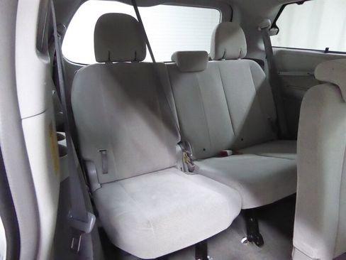 Used 2014 Toyota Sienna LE image 28