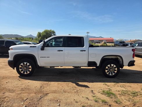 Used 2024 Chevrolet Silverado 2500 Custom w/ Custom Value Package AWD/4WD image 9