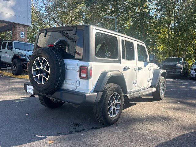 Used 2024 Jeep Wrangler Unlimited Sport AWD/4WD image 15
