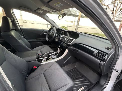Used 2016 Honda Accord LX image 27