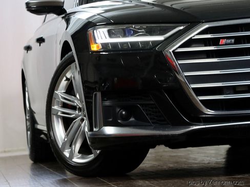 Used 2020 Audi S8 L w/ S8 Executive Package image 4