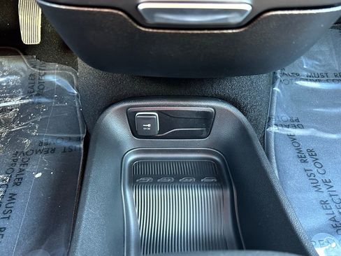 New 2026 Chrysler Pacifica Select w/ S Appearance Package image 29