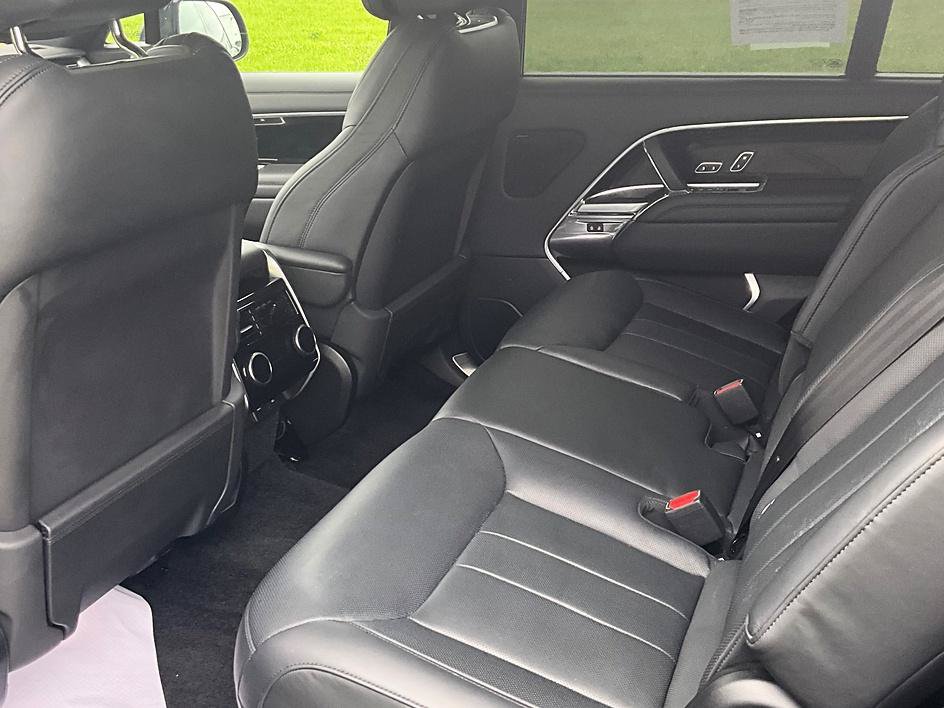 Used 2023 Land Rover Range Rover Long Wheelbase SE AWD/4WD image 12