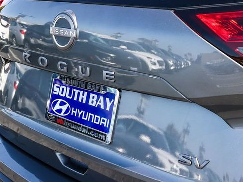 Used 2024 Nissan Rogue SV FWD image 7