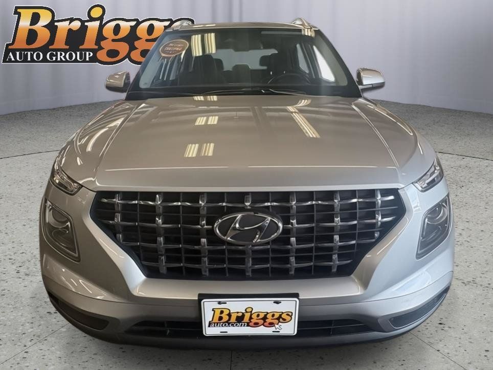 Used 2025 Hyundai Venue SEL FWD image 8