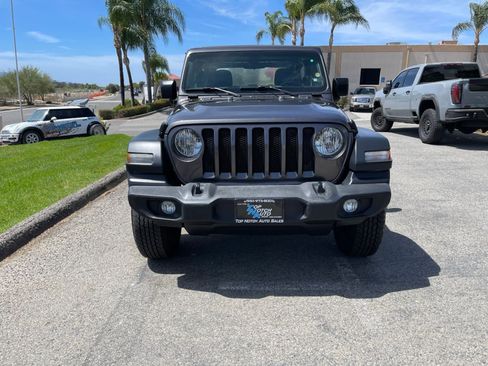 Used 2018 Jeep Wrangler Sport AWD/4WD image 2