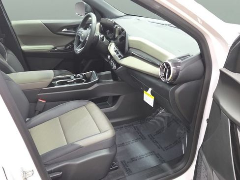 New 2026 Chevrolet Equinox LT w/ Convenience Package II FWD image 24