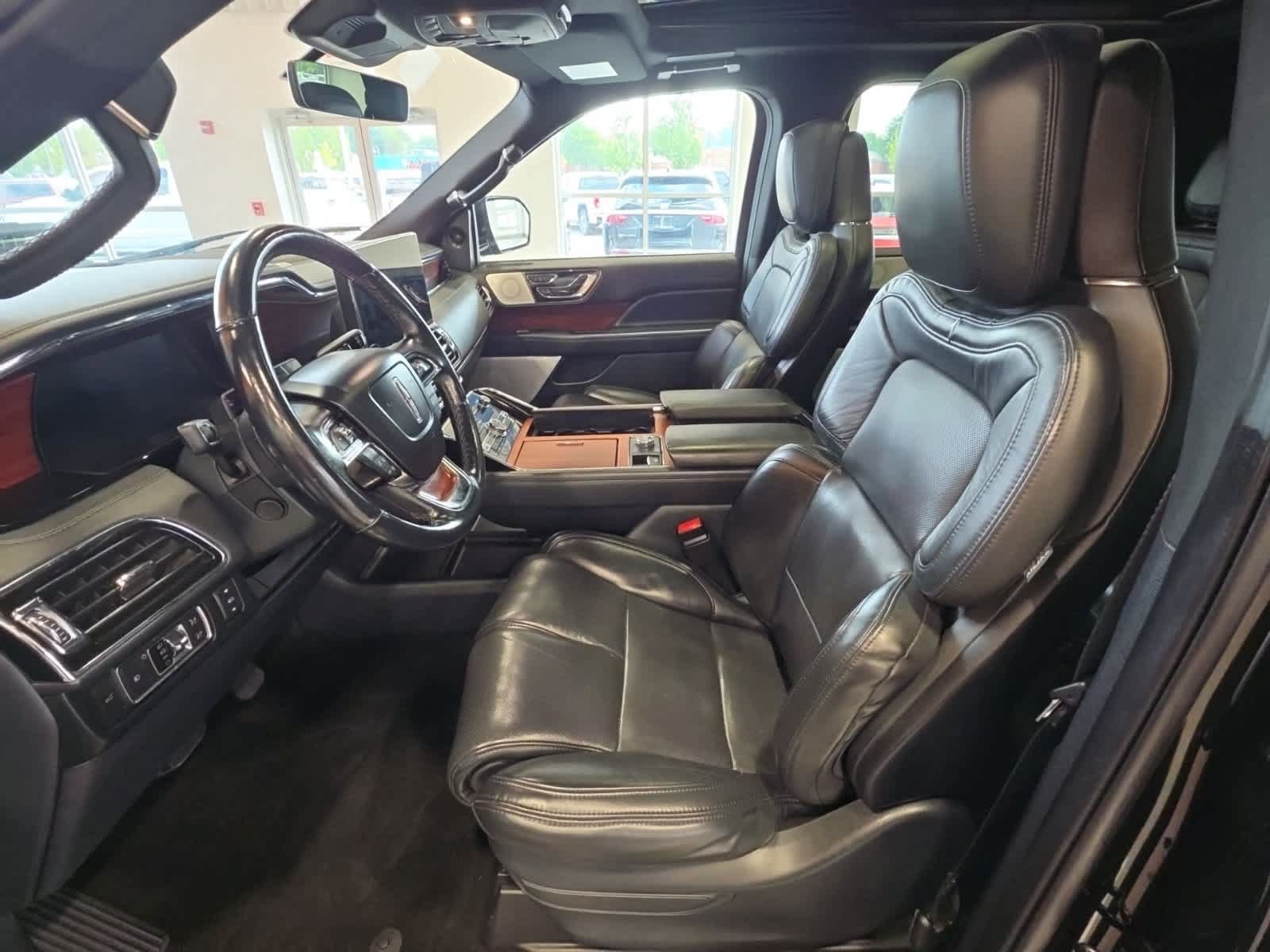 Used 2022 Lincoln Navigator Reserve AWD/4WD image 19