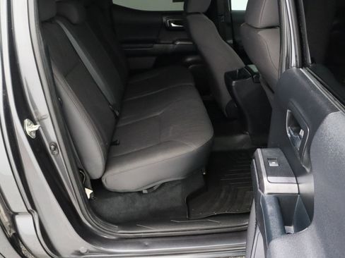 Used 2018 Toyota Tacoma TRD Sport w/ Technology Package RWD image 33