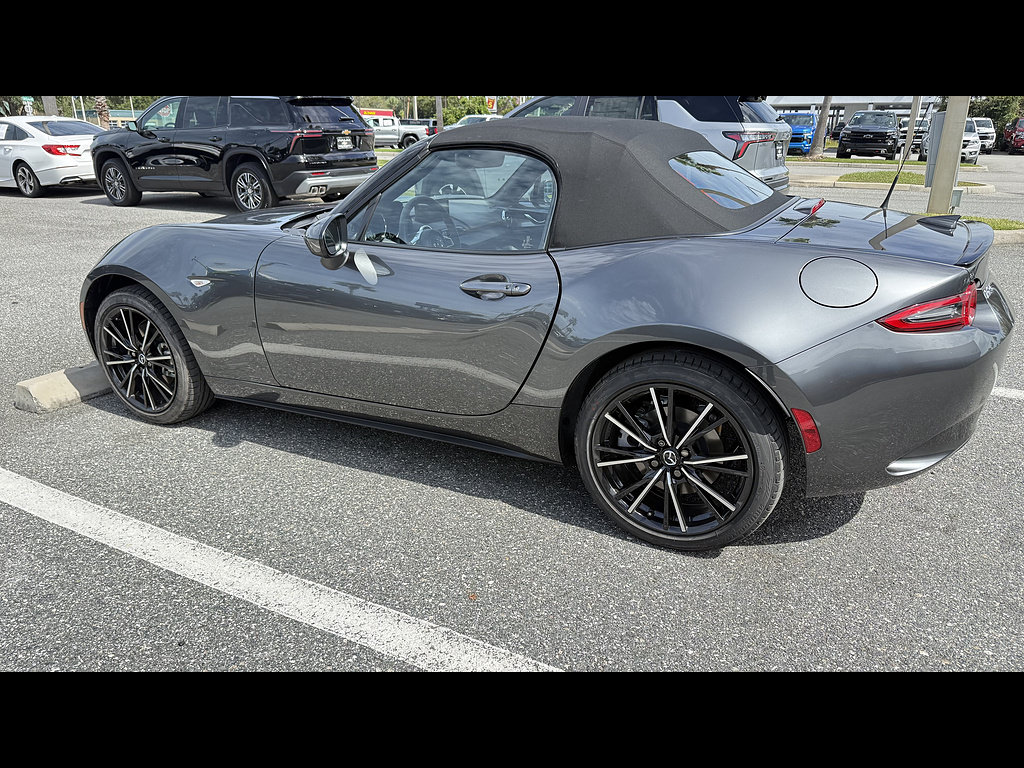 Used 2026 MAZDA MX-5 Miata Grand Touring RWD image 4