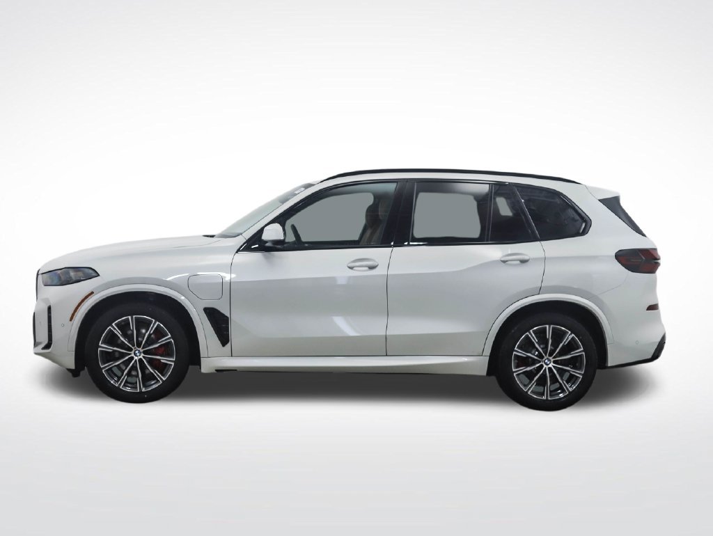 Used 2026 BMW X5 xDrive50e w/ Executive Package AWD/4WD image 2