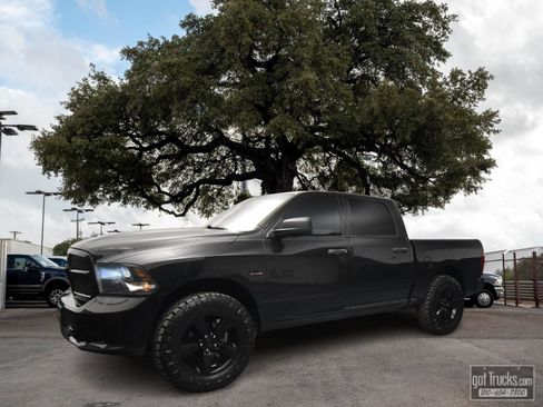 Used 2016 RAM 1500 Express w/ Black Ram 1500 Express Group AWD/4WD image 1