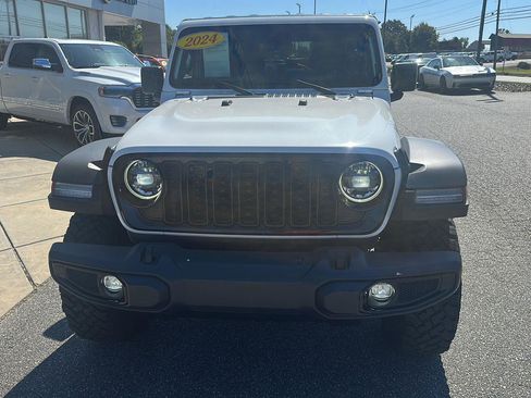 Used 2024 Jeep Wrangler Willys image 2