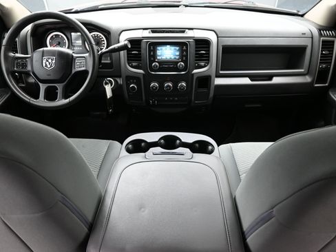 Used 2018 RAM 2500 Tradesman w/ Chrome Appearance Group image 13