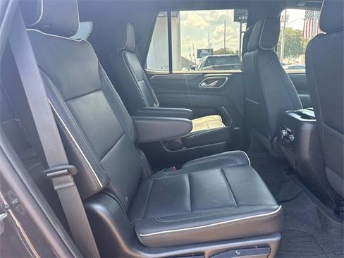 Used 2023 GMC Yukon SLT image 13