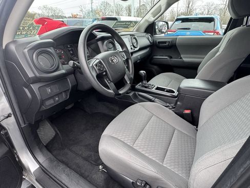 Used 2022 Toyota Tacoma SR image 24