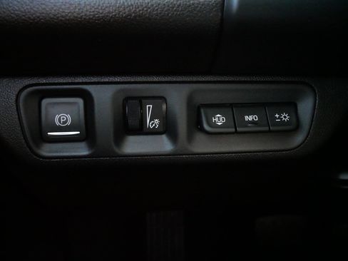 Used 2023 GMC Acadia Denali w/ Black Diamond Edition image 27