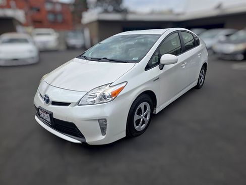 Used 2014 Toyota Prius Four FWD image 1