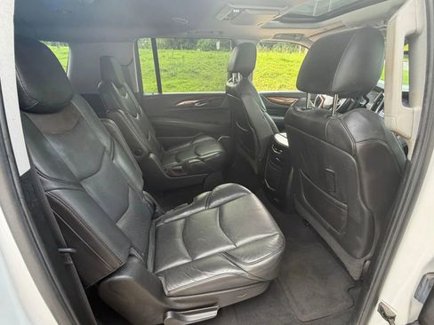 Used 2016 Cadillac Escalade ESV Premium RWD image 18