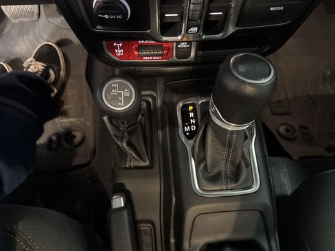 Used 2024 Jeep Wrangler Willys image 24