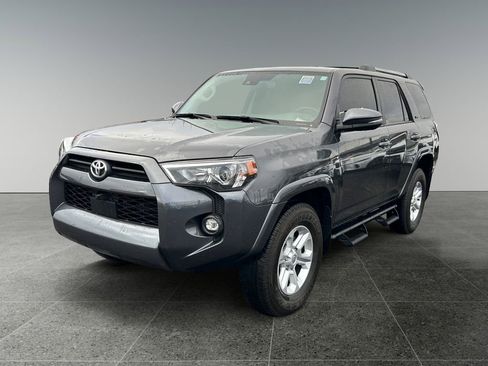 Used 2022 Toyota 4Runner SR5 Premium image 3
