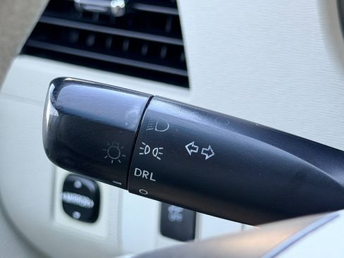 Used 2011 Toyota Sienna LE FWD image 32