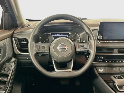 Used 2023 Nissan Rogue SV FWD image 18