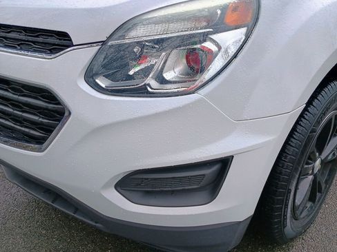 Used 2017 Chevrolet Equinox LS image 29