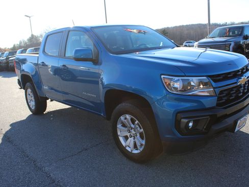 Used 2022 Chevrolet Colorado LT w/ LT Convenience Package image 4