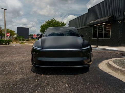Used 2026 Tesla Model Y 2WD image 3