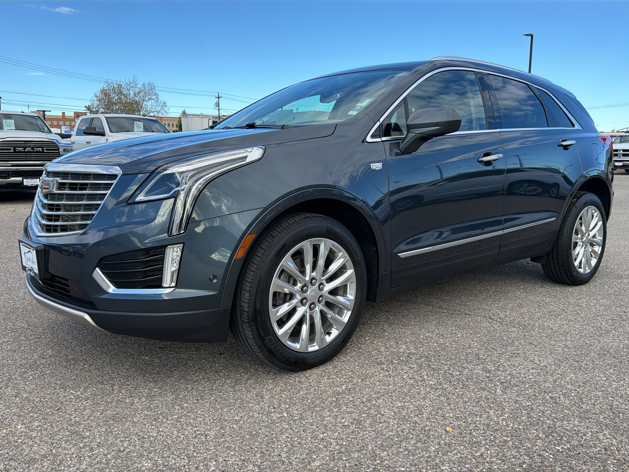 Used 2019 Cadillac XT5 Platinum AWD/4WD image 3