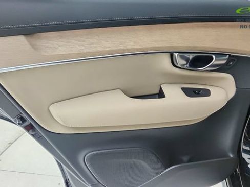 Used 2026 Volvo XC90 B5 Plus w/ Protection Package AWD/4WD image 50
