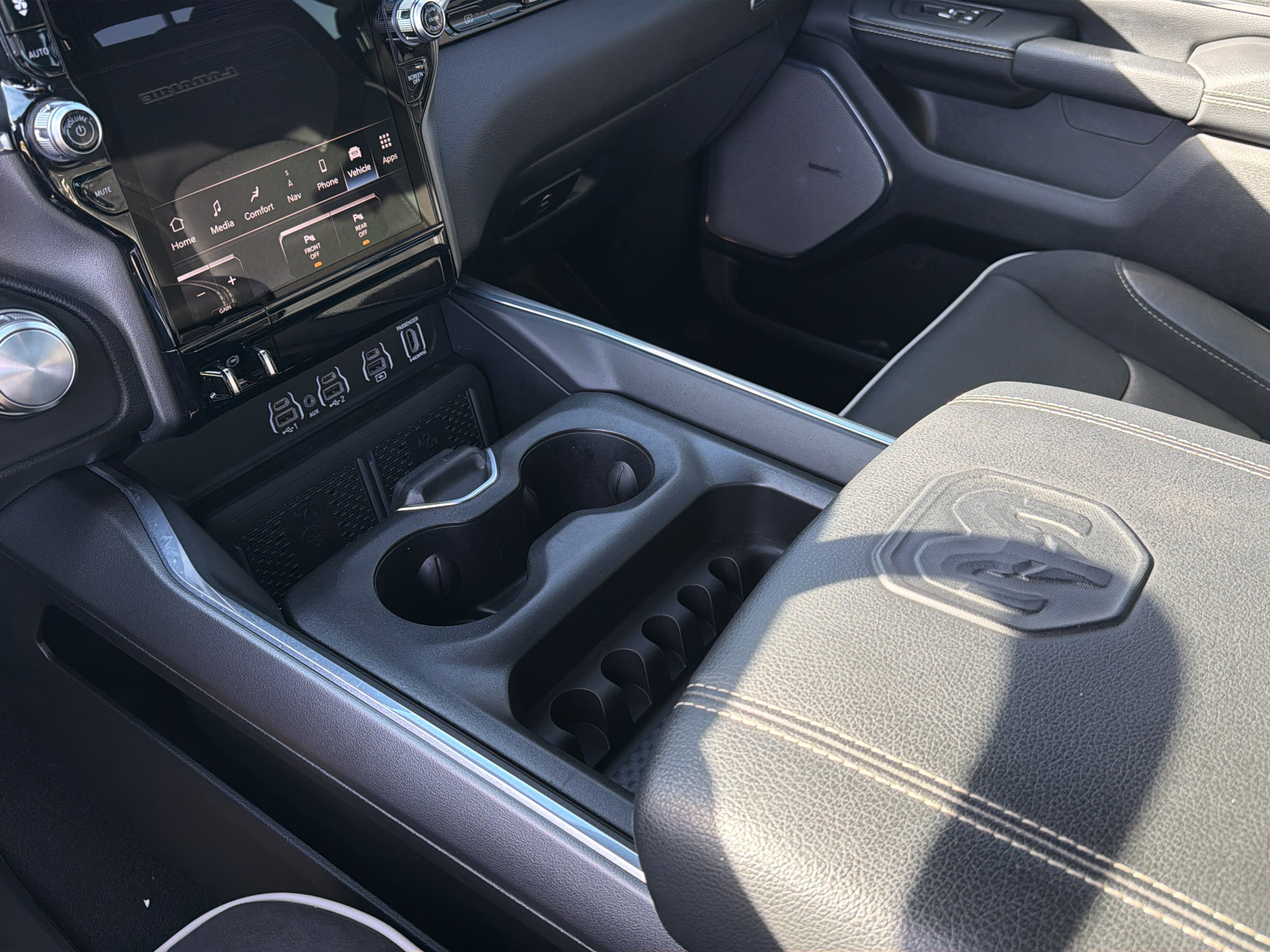 Used 2025 RAM 1500 Laramie w/ Night Edition AWD/4WD image 21