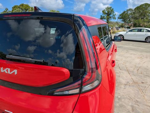Certified 2024 Kia Soul LX FWD image 11