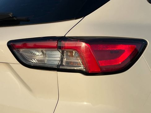 Used 2020 Ford Escape S image 27