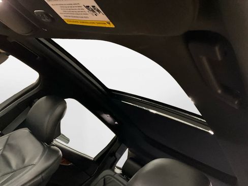 Used 2017 Lincoln MKX Select w/ Select Plus Package FWD image 23