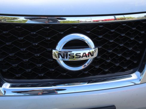 Used 2013 Nissan Pathfinder SL w/ Cargo Pkg AWD/4WD image 9