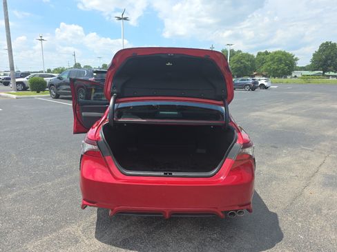 Used 2021 Toyota Camry SE FWD image 14