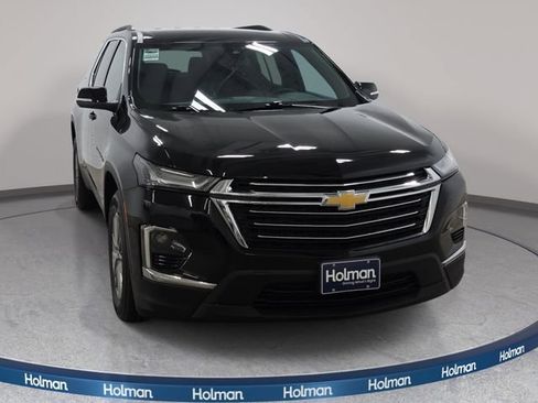 Used 2023 Chevrolet Traverse LT AWD/4WD image 3