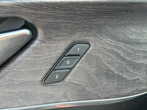 Used 2022 Jeep Grand Cherokee Overland AWD/4WD image 9