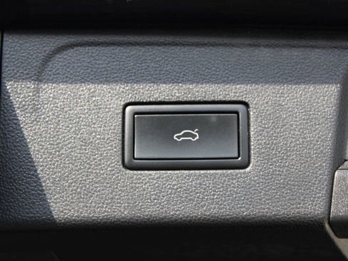 Certified 2024 Volkswagen Atlas SE image 30