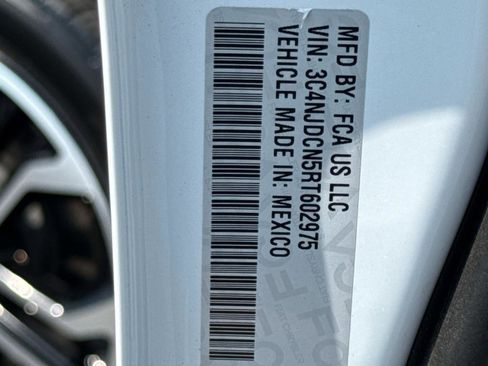 Used 2024 Jeep Compass Limited image 29