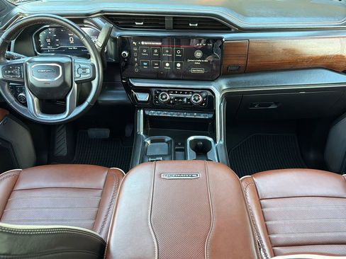 Used 2025 GMC Sierra 3500 Denali Ultimate image 15