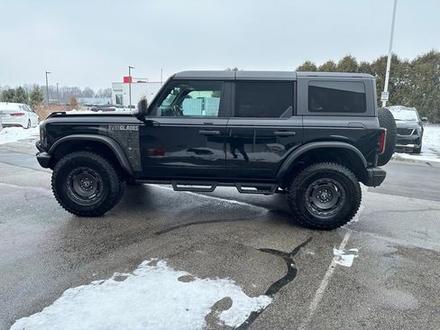 Used 2022 Ford Bronco Everglades image 4