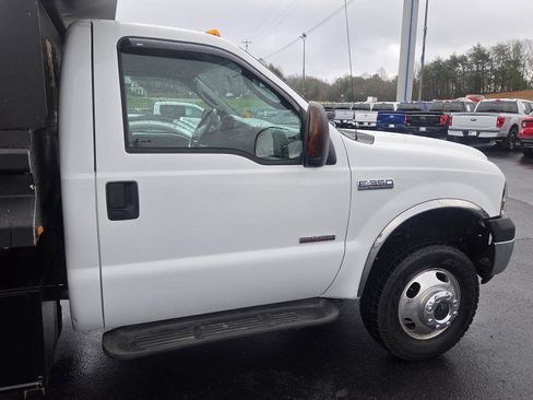 Used 2006 Ford F350 XL image 3