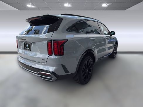 Used 2023 Kia Sorento SX AWD/4WD image 9