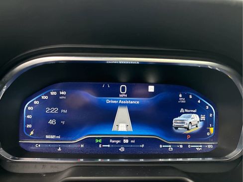 Used 2023 Chevrolet Suburban LT w/ Luxury Package image 17